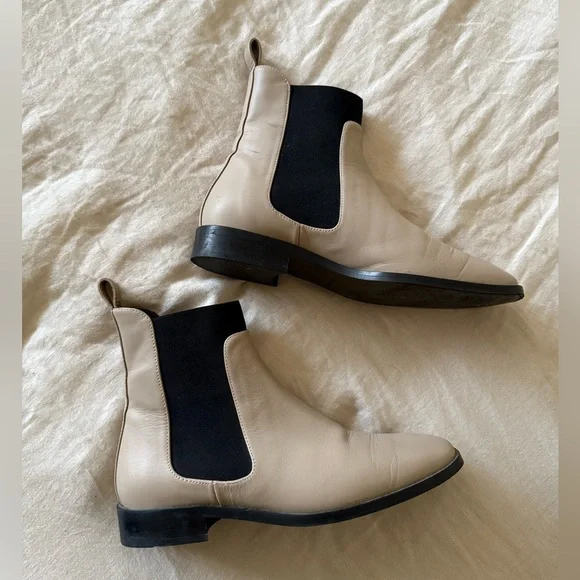 Everlane Italian Leather Chelsea Boots - Picture 7 of 7